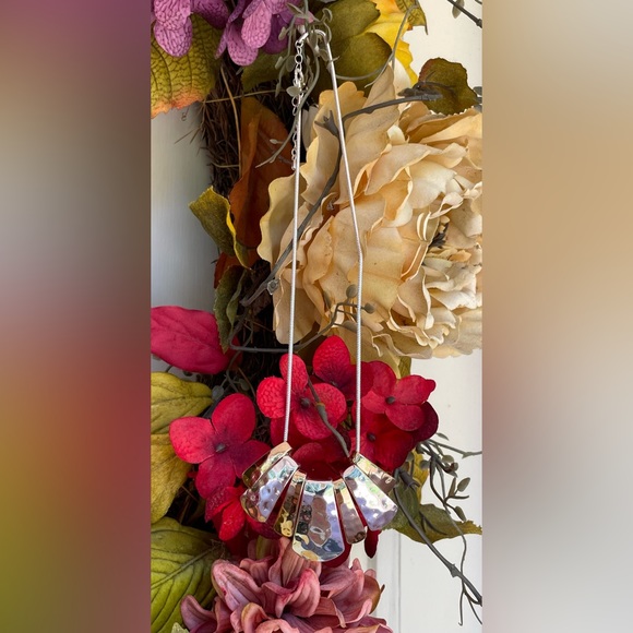 NWOT Hammered Gold-tone & Silver-tone Necklace. - Picture 7 of 7